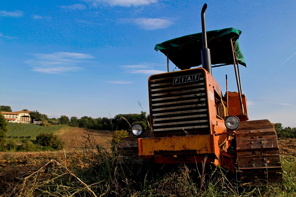 Italy, main producer of tractors with crawlers